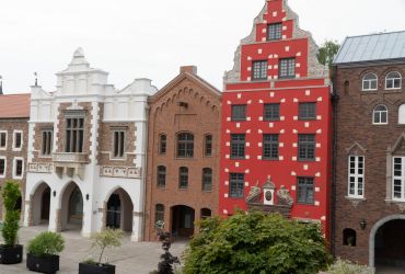 Die Arkaden der HANSE in EUROPA. Hier die Gebäude Krakau, Helsinki und Stockholm.