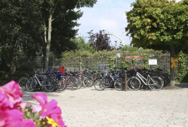 hansapark-fussgaengerbruecke-see