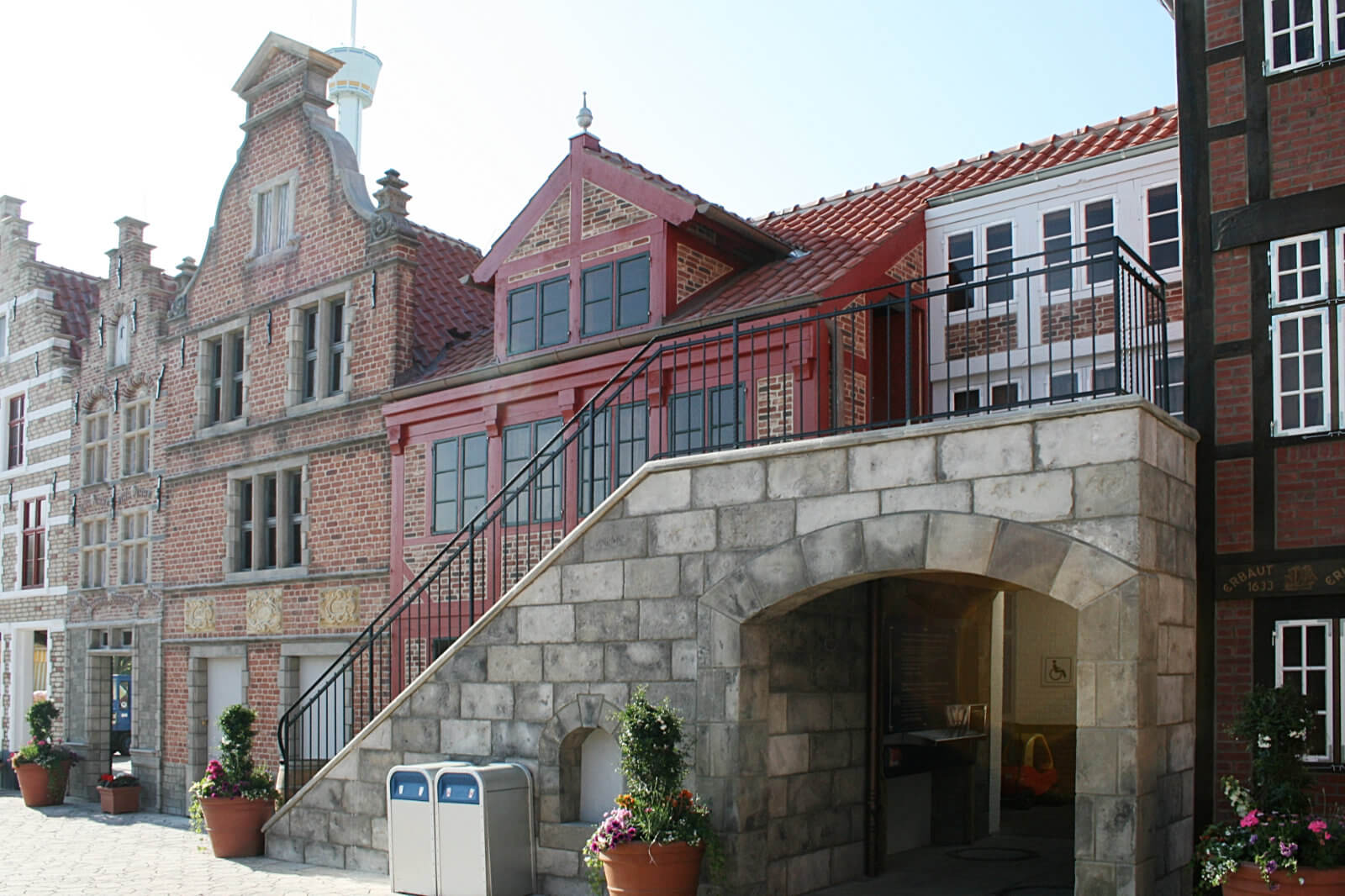 Die Arcaden aus Hamburg. Ein Gebäude den Kramer Amtsstuben nachempfunden. Mit einer Treppe.