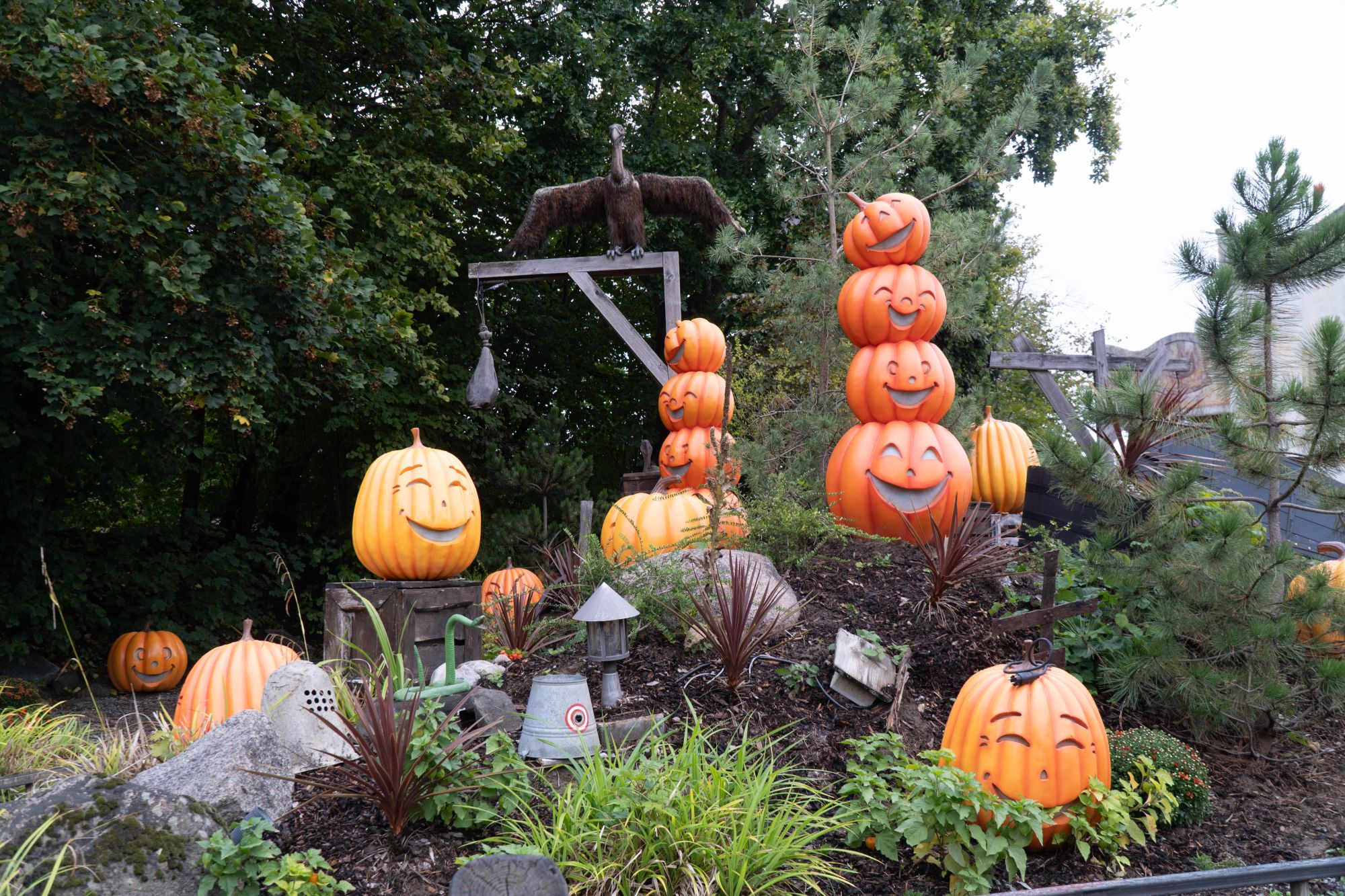 Dekorierte Kürbisse in der PonyPost-Anlage